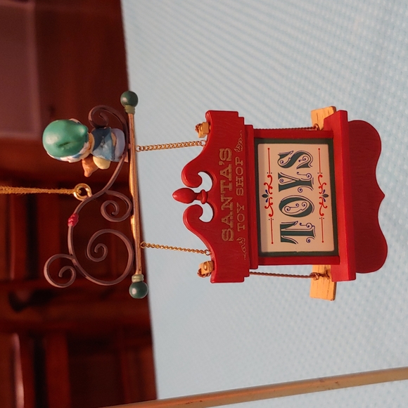 Enesco Lustre Fame A Sure Sign of Christmas ornament 1992 - Picture 6 of 6